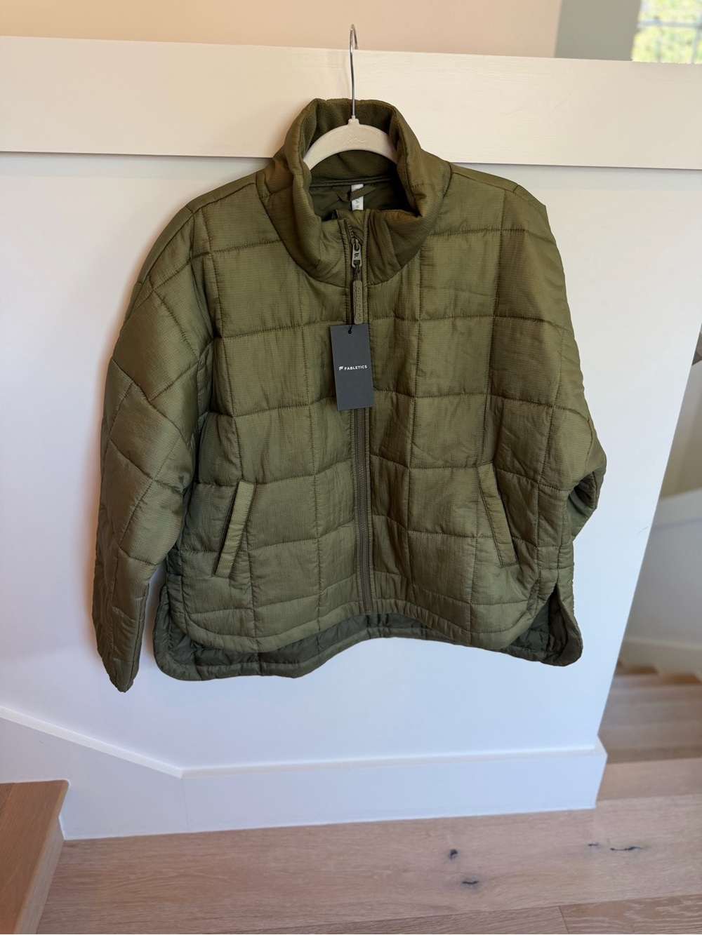 Fabletics Olive Green Quilted Puffer Jacket NWT Athletic Women’s Size Medium